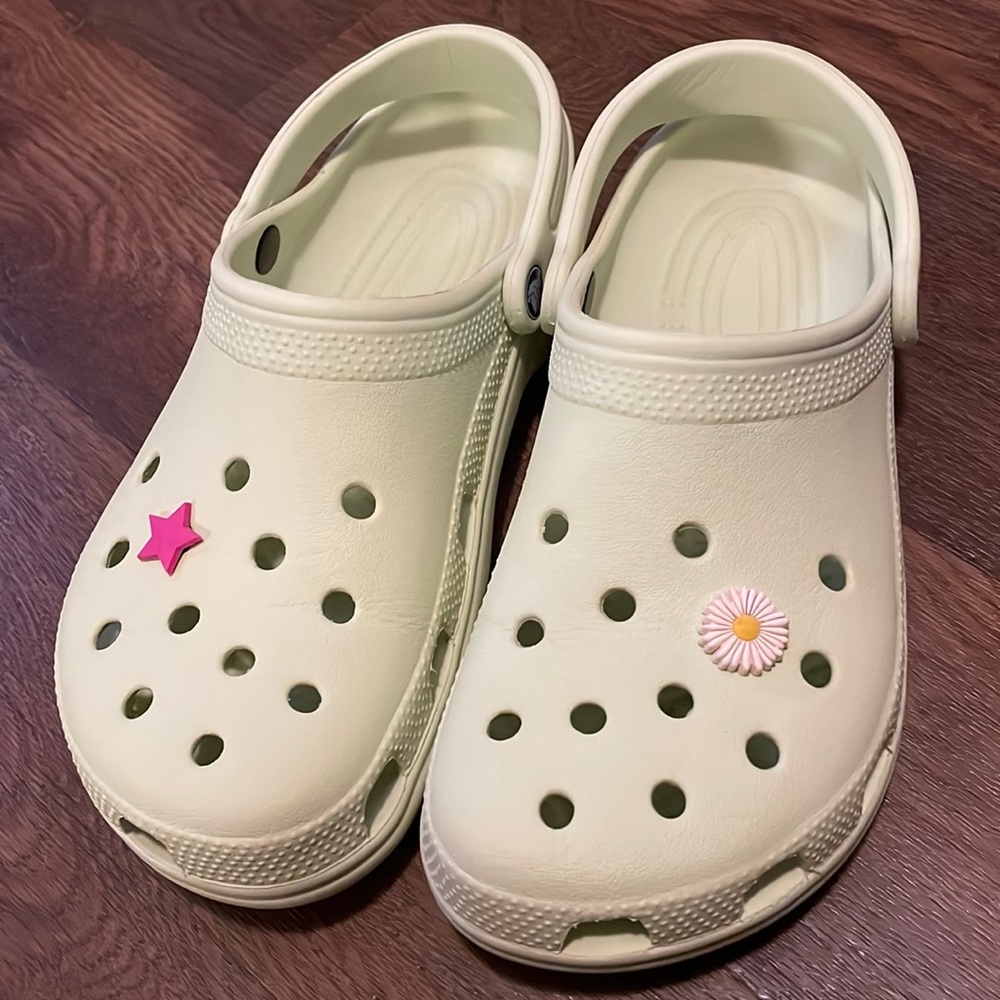 CROCS